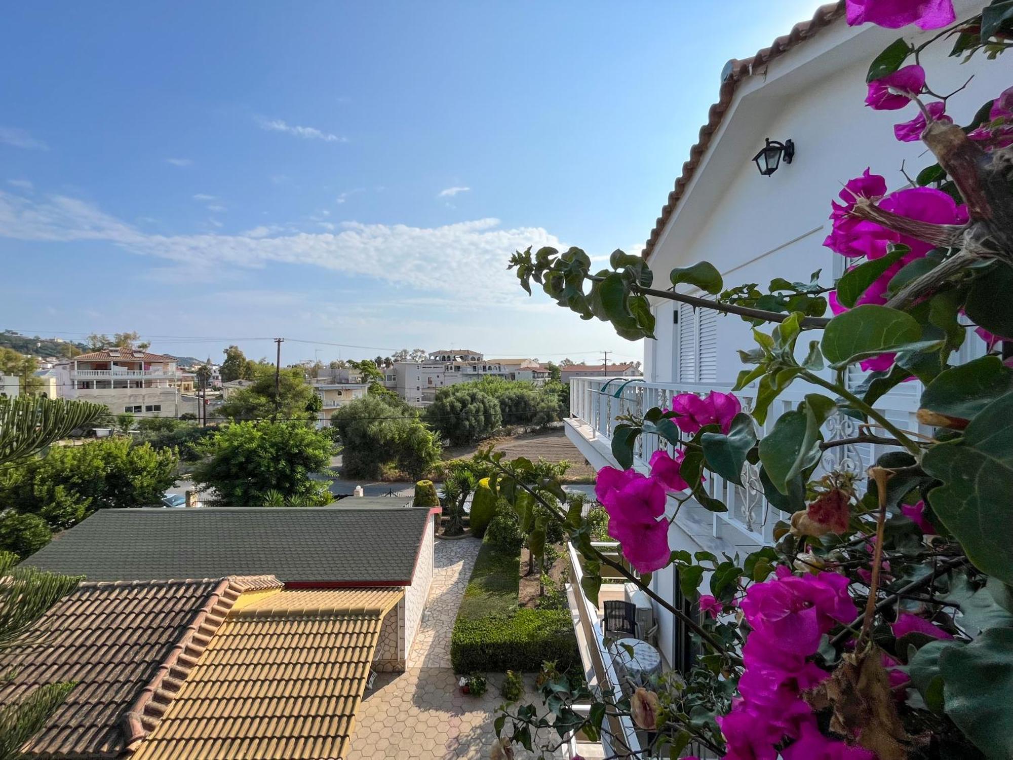 Pettas Apartments Zakynthos Town Exterior photo