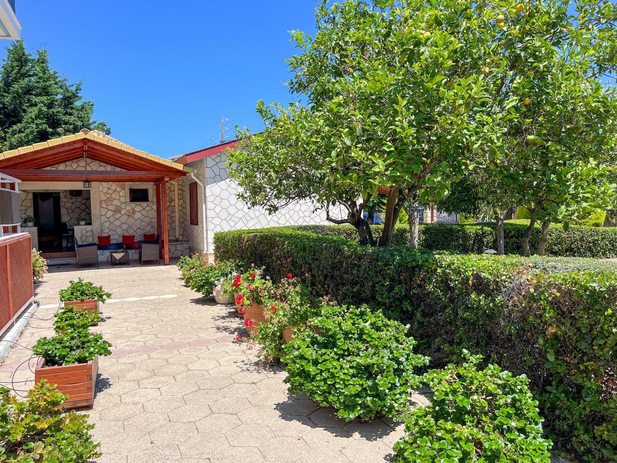 Pettas Apartments Zakynthos Town Exterior photo